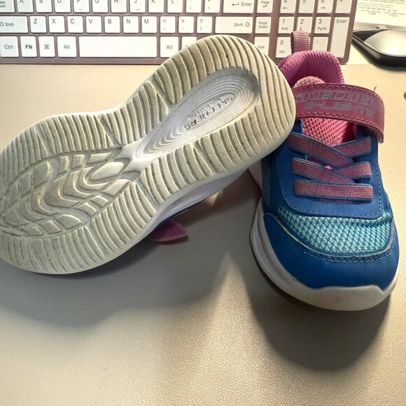 3/$30 - Toddler Size 8 Sketchers Shoes - Picture 3 of 8